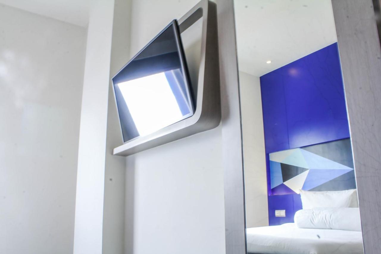 Md 7 Hotel Cirebon Exteriör bild